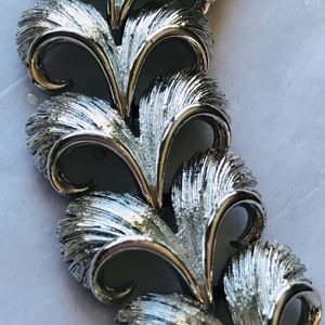 Vintage LISNER Silver Tone Feather Link Bracelet